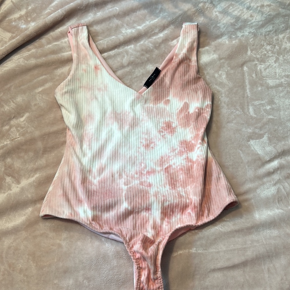 Pink Ribbed Fitted Bodysuit - Picture 3 of 5